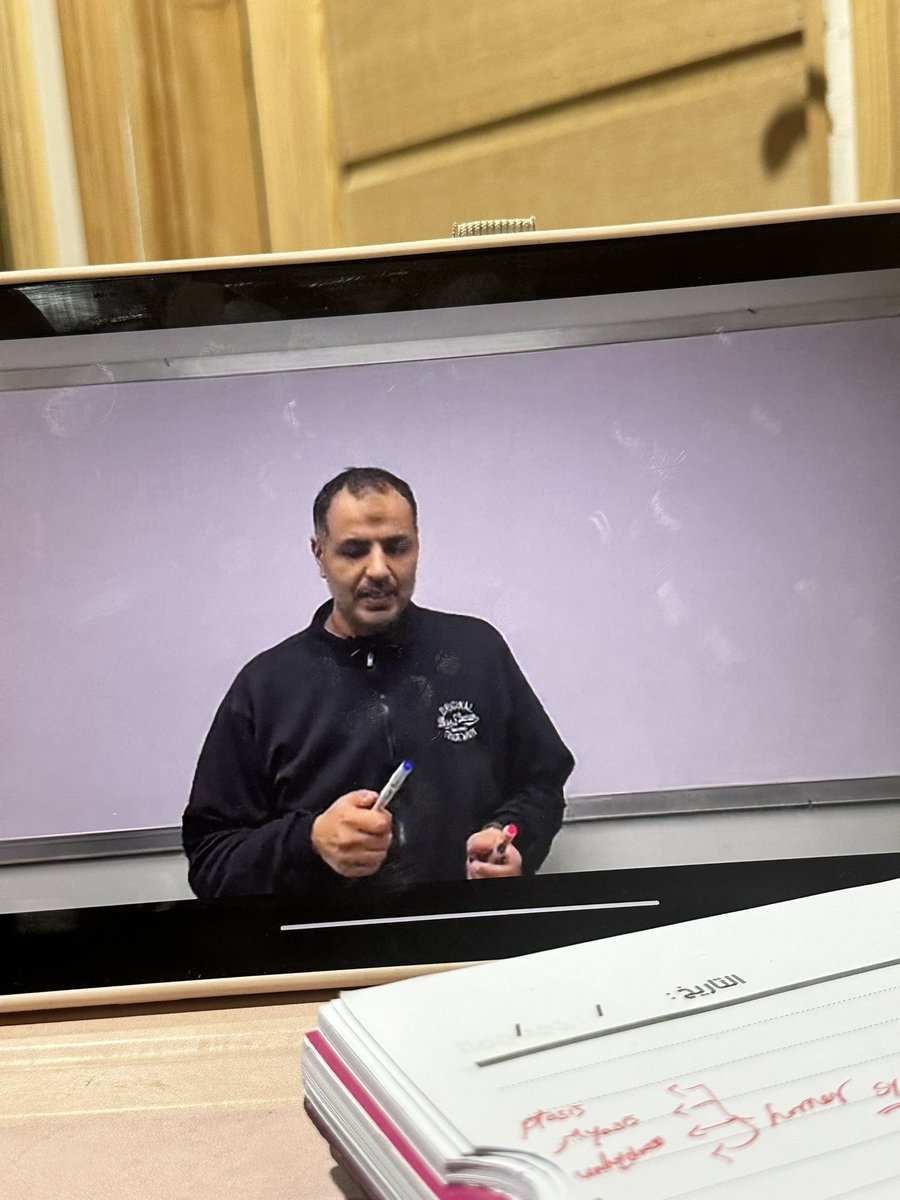 فيه ماسونيه في الموضوع مفيش حد فاهم باطنه بالسهولة دي الراجل مبيفكرش في الكلام