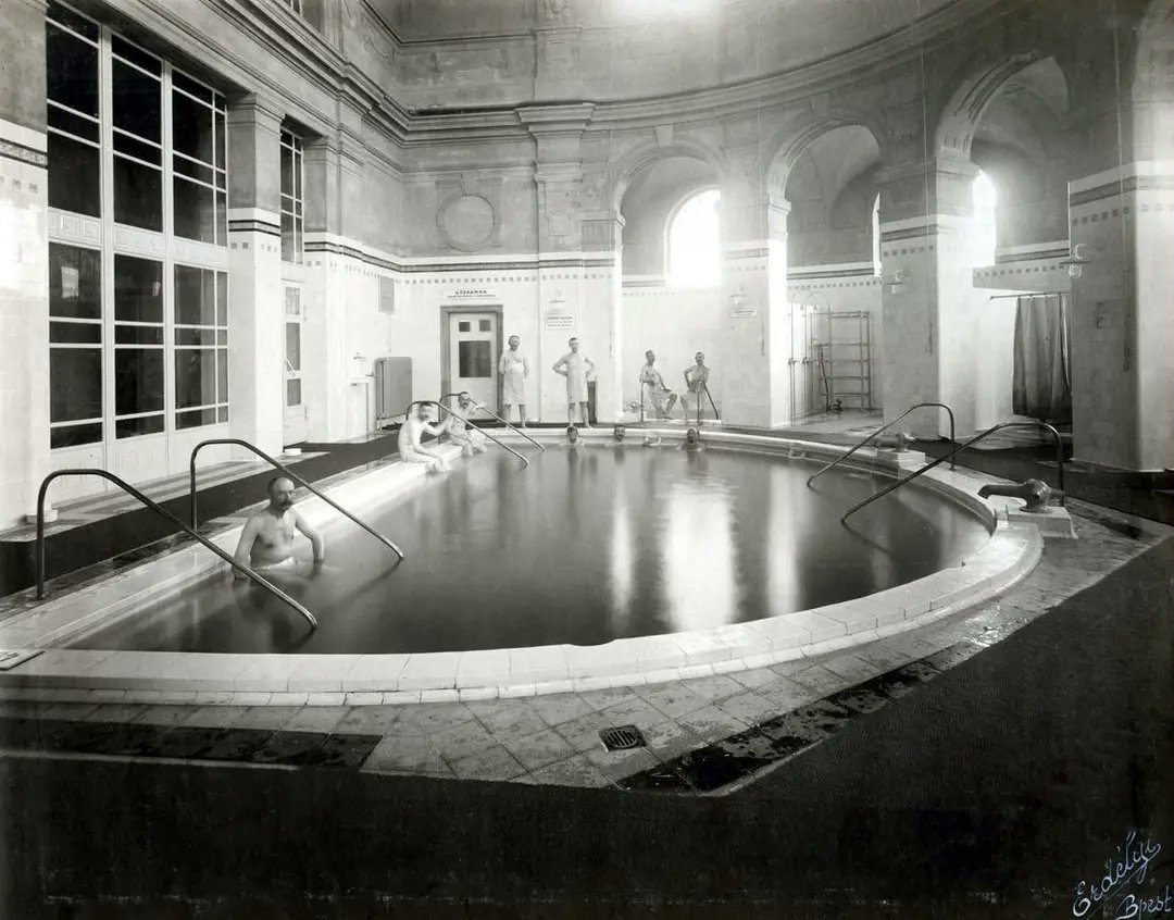 BudapestPulse's tweet photo. 📷 Széchenyi thermal baths, 1913.

#budapest https://t.co/k51MYs3C6o