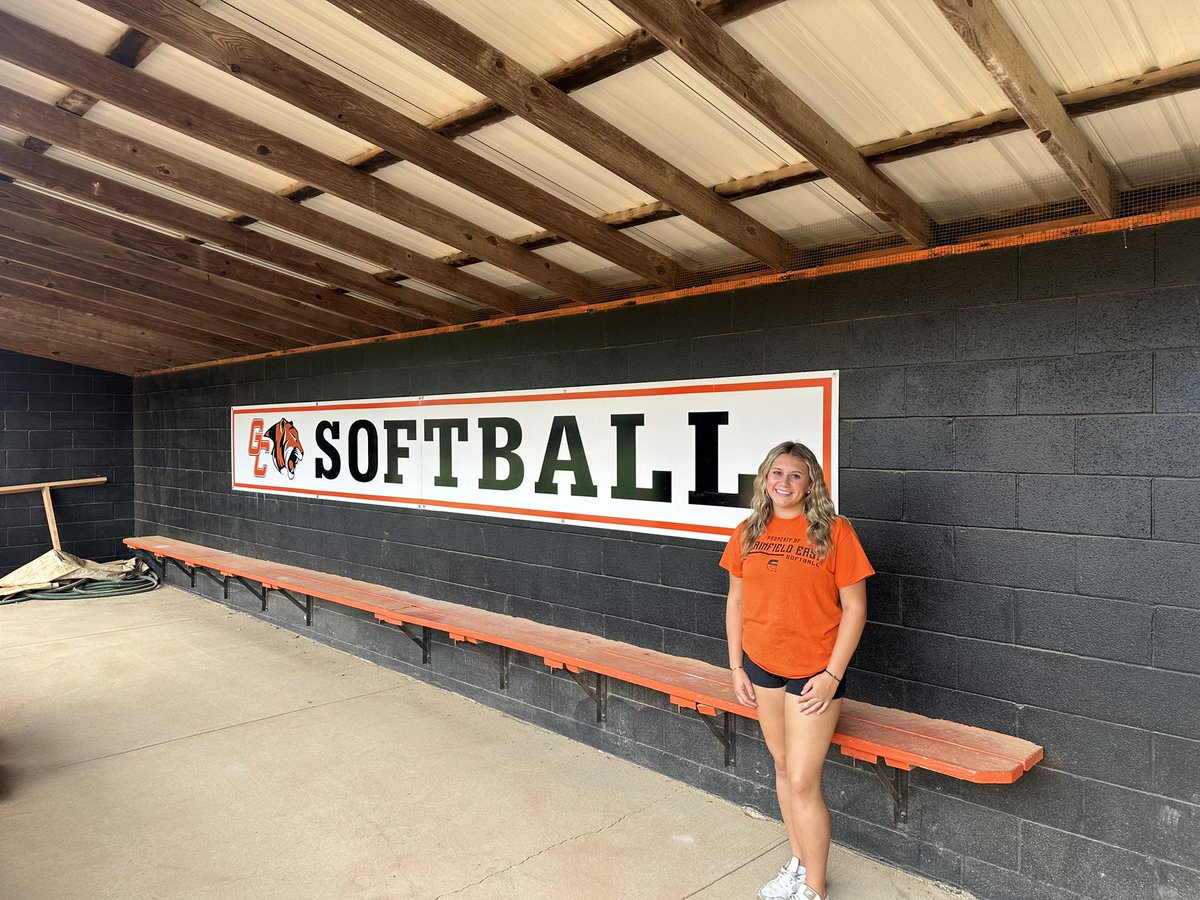 corinne_garmon's tweet photo. Softball has been a huge part of my life which I am so blessed and grateful for. THANK YOU to all that have supported me as I am SO happy to share my verbal commitment to Georgetown College in KY. Thank you to Coach Thornton for this opportunity! Thank you to my many coaches, I would not be the player I am today without you all. I am so grateful for the many friends made in the game, and families who have continued to cheer me on and have made me feel so loved. I cannot thank my family enough for their continued encouragement and constant support in my journey. Most of all, thanks and praise to GOD for guiding me into this new chapter of my life. Go tigers!    🐅 🧡 @GC_SoftballTeam @GC_CoachT @CoachDave_GC @GCCoachKelli @CheetahsBaer @joshbaer24