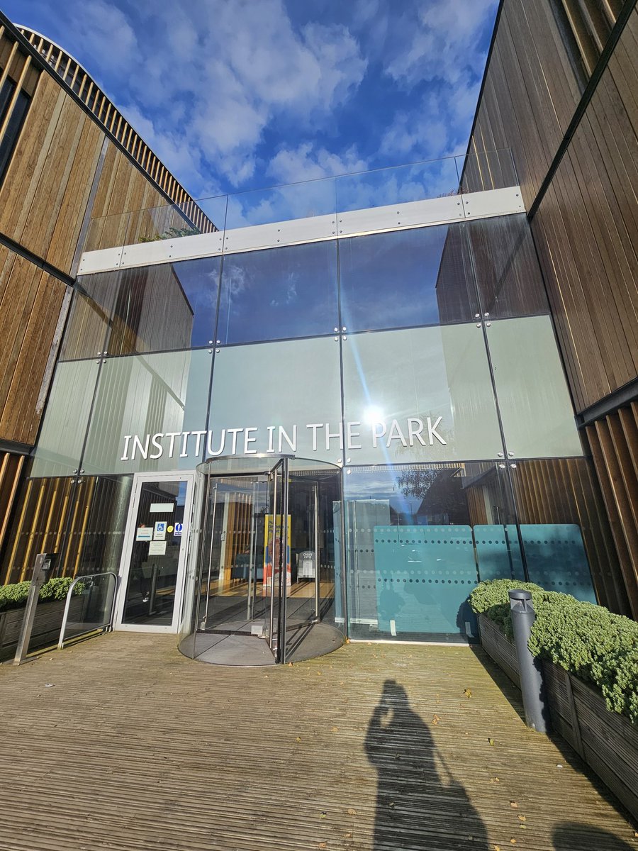 claretwiggpeckh's tweet photo. Tnku Phil @AlderHey really excellent #SpirometryCourse day 1 today #back4more2morrow #lots2feedback 2 @PaedResp_UHMBT @janinem35924124 @UHMBT #ImportantCPD #PaediatricAsthmaMatters #CYPRespiratoryHealthMatters https://t.co/pEvEGB07Z2