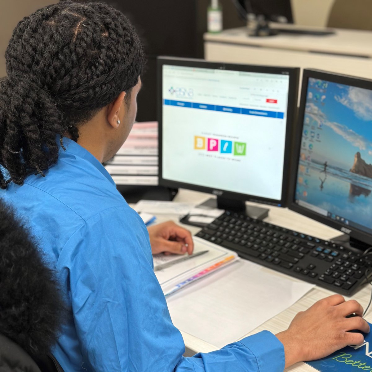 Start your career by applying with BSNB!

Our investment in you begins with the first time we make a connection. We are hiring for Relationship Bankers!

Not interested in the Relationship Banker role? Check out our other positions at bsnb.com/careers