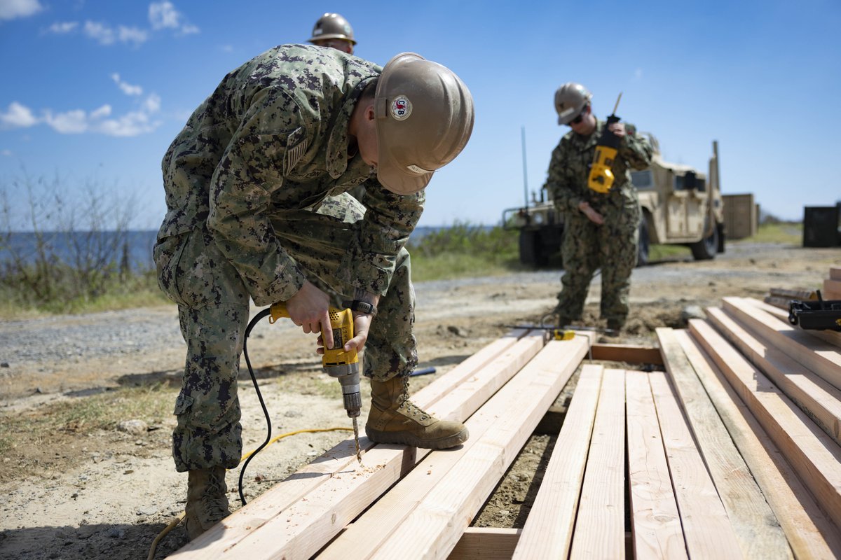 U.S. Navy tweet media