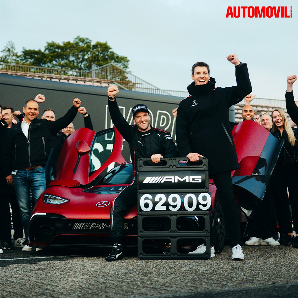 AutomovilMex's tweet photo. El Mercedes-AMG-One ha sido el auto de producción más rápido en dar la vuelta al Nürburgring desde Octubre del 2022, y hasta el día de hoy no hubo quien le quitara su récord… y parece que ni habrá. https://t.co/9XiXgm6DeD
#automovilpanamericano #mercedes #mercedesamgone https://t.co/ssNzEclQbz