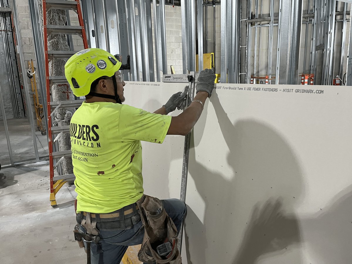 MidAmCarpenters's tweet image. Our members are putting up metal studs and dry wall at a new medical facility located in #Local13's area on Chicago's north side. Our members are trained in ICRA to make sure that healthcare facilities are clean, safe, and contaminant-free.
#MidAmCarpenters #UnionProud