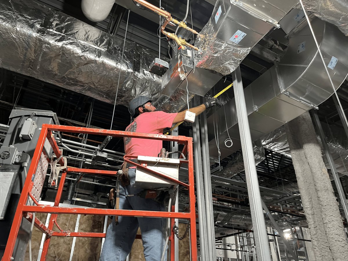 MidAmCarpenters's tweet image. Our members are putting up metal studs and dry wall at a new medical facility located in #Local13's area on Chicago's north side. Our members are trained in ICRA to make sure that healthcare facilities are clean, safe, and contaminant-free.
#MidAmCarpenters #UnionProud