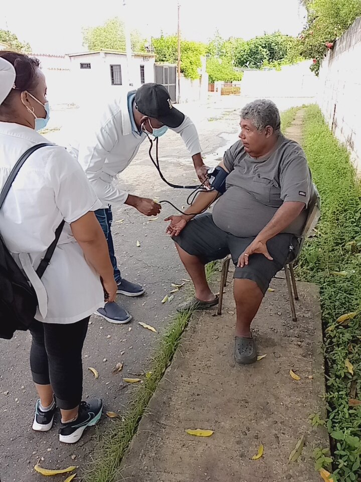 Seguimos por un #40AniversarioUCCM y más dando amor al pueblo#Venezolano.
#CubaCoopera <a href="/cubacooperaven/">Brigada Médica Cubana en Venezuela</a> <a href="/UJCdeCuba/">UJC de Cuba</a> <a href="/MINSAPCuba/">Ministerio de Salud Pública de Cuba</a> <a href="/Cubacooperabol2/">Brigada Médica 🇨🇺 Bolívar🇻🇪</a>
<a href="/AnisleyKindelan/">Anisley Kindelan Hechavarria</a>
@CDIlaParagua1