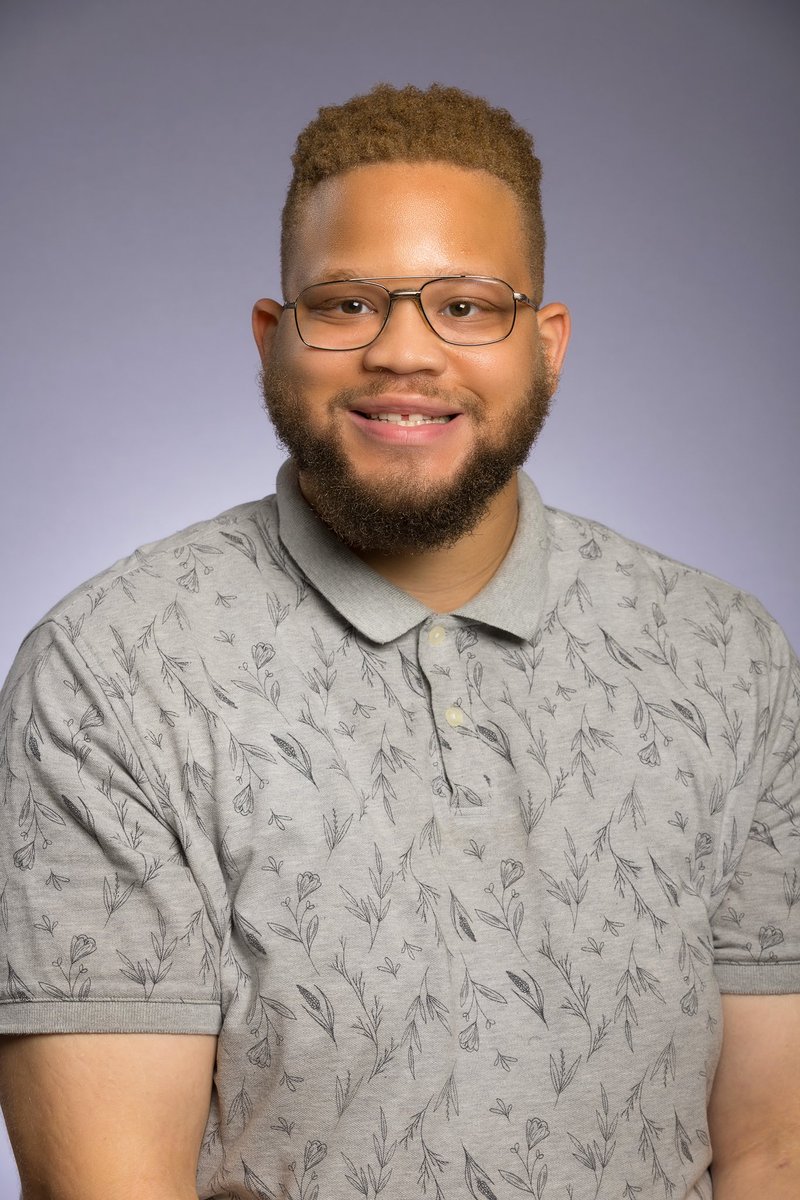 Armandoerving's tweet photo. Yo how tf the girl wanna be a journalist but don’t know the 1st amendment?🤔 Anyway peep my new head shot 🤧🔥 https://t.co/wWCQITAbHd