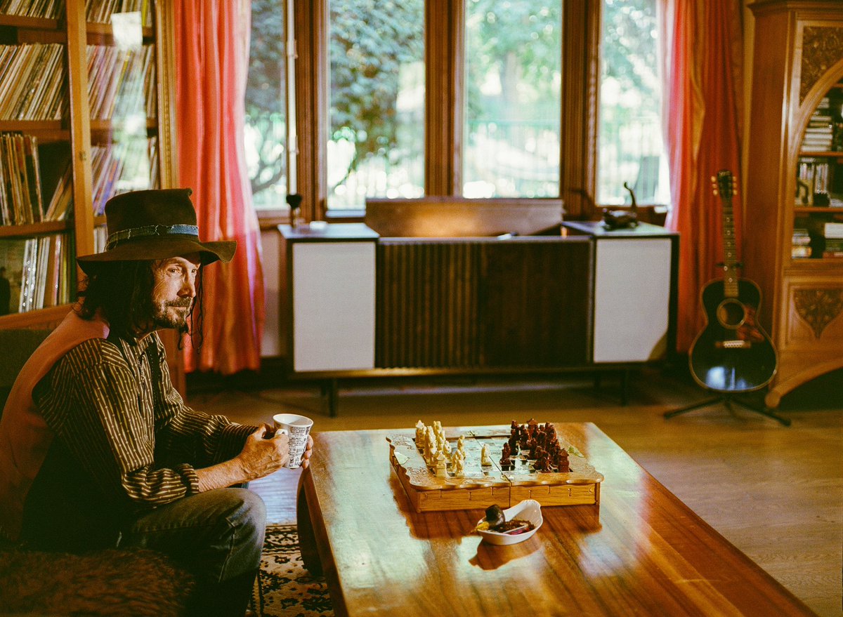 Mike Campbell // The Dirty Knobs (@mikecampbellhq) on Twitter photo I taught myself guitar by slowing down records and mimicking guitarist Mike Bloomfield's technique.
Read more about my love of the blues through The Paul Butterfield Blues Band's self-titled debut album through the link below.
📸: Sheva Kafai
wrensilva.com/world-of-wrens… I taught myself guitar by slowing down records and mimicking guitarist Mike Bloomfield's technique.
Read more about my love of the blues through The Paul Butterfield Blues Band's self-titled debut album through the link below.
📸: Sheva Kafai
wrensilva.com/world-of-wrens…