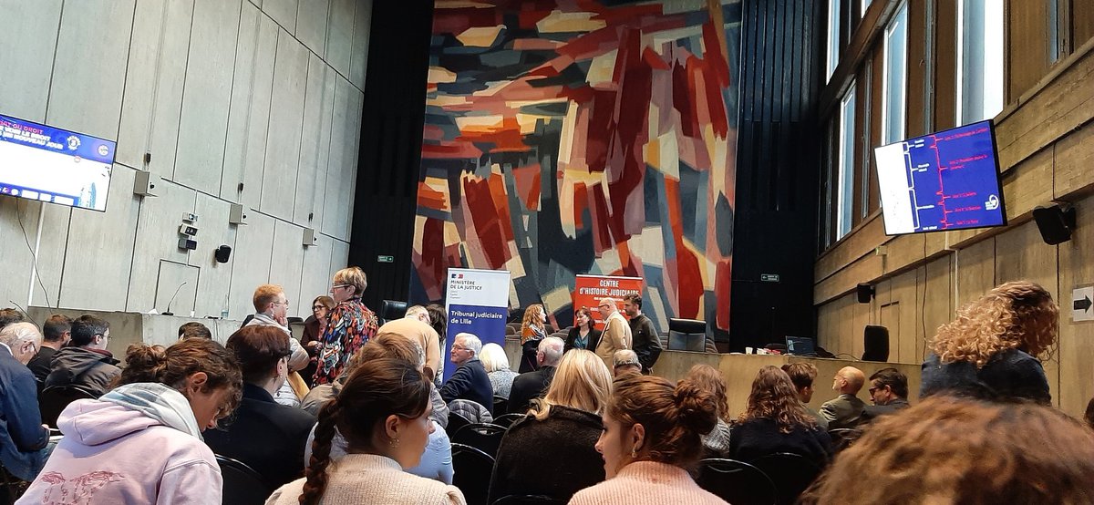 Sgl2015's tweet photo. Au cours de cette soirée nous avons pu prolonger et faire revivre notamment les Échappées Inattendues auxquelle nous avions eu le plaisir de participer en novembre dernier.  @CNRS_HdF @univ https://t.co/qM4LdjjTdU