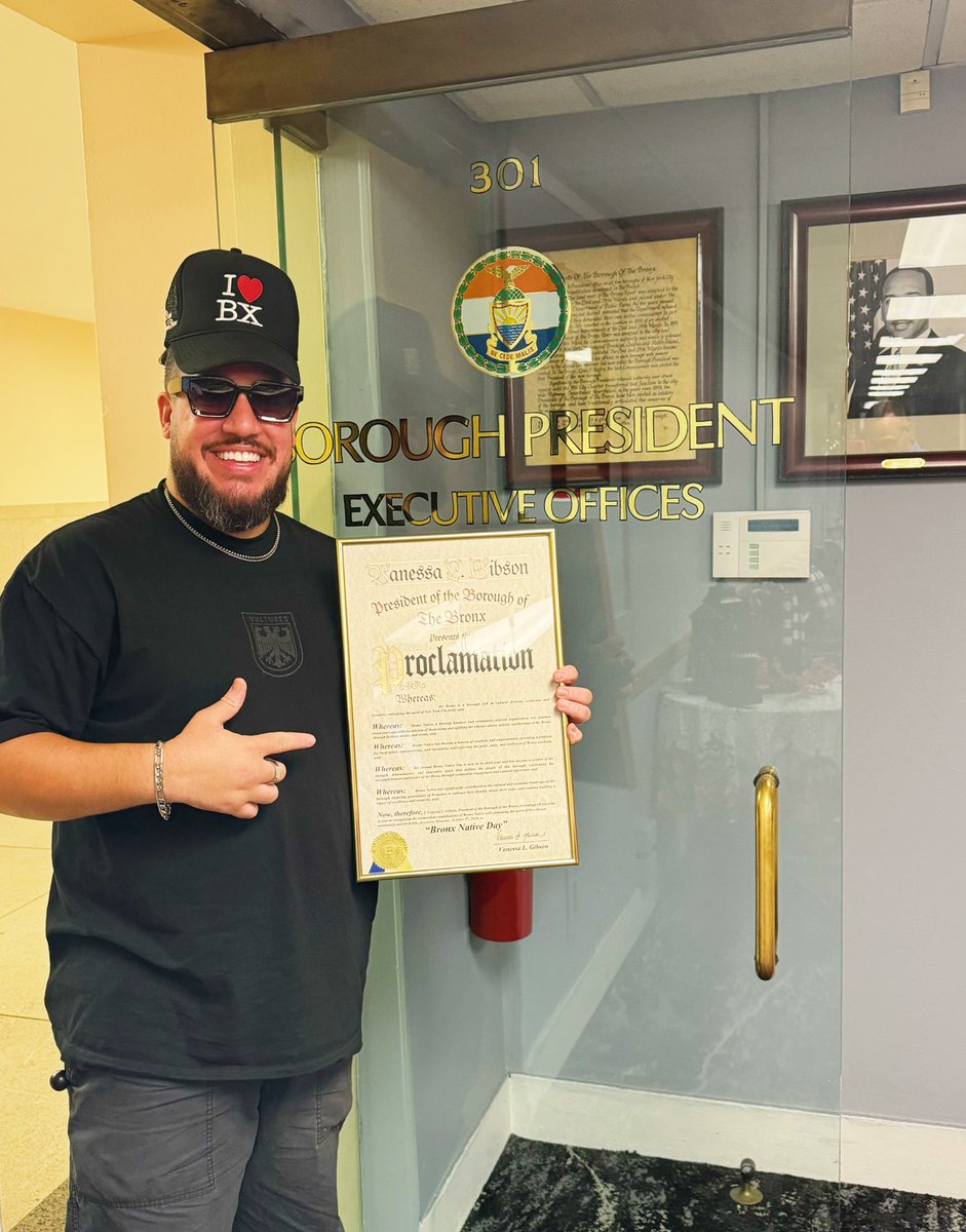 thebxnative's tweet image. 🏆🗣️YERRR! Thank you so much to The Bronx Borough President @bronxbpgibson for The Bronx Native Day 2024 proclamation! 🏆🗣️ #bnd24 #bronxnativeday #proclamation #7yearanniversary