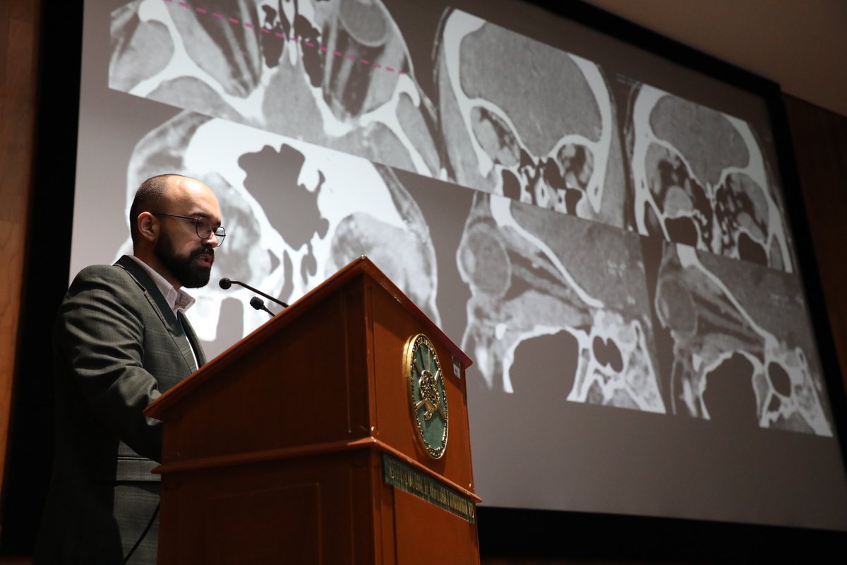 Eduardo Martín-Nares tweet media