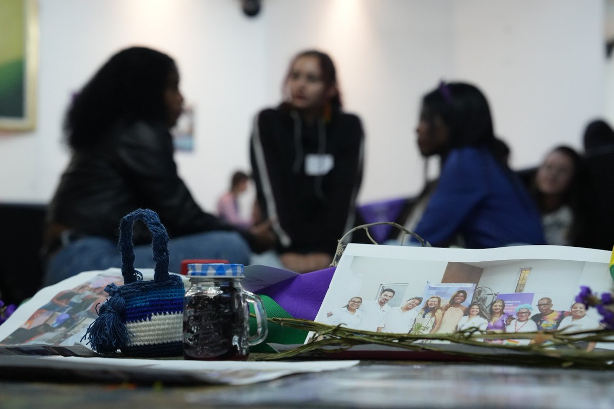 Misión de la ONU en Colombia (@misiononucol) on Twitter photo Hoy en #Bogotá se realiza el IV Encuentro Nacional Limpal Joven <a href="/LIMPALCOLOMBIA/">Limpal Colombia</a>, que reúne a 18 mujeres entre los 18 y 28 años de Cundinamarca, Meta, Guaviare y Bolívar, para aprender y compartir experiencias al rededor de la agenda de Juventud, Mujer, Paz y Seguridad de la ONU. Hoy en #Bogotá se realiza el IV Encuentro Nacional Limpal Joven <a href="/LIMPALCOLOMBIA/">Limpal Colombia</a>, que reúne a 18 mujeres entre los 18 y 28 años de Cundinamarca, Meta, Guaviare y Bolívar, para aprender y compartir experiencias al rededor de la agenda de Juventud, Mujer, Paz y Seguridad de la ONU.