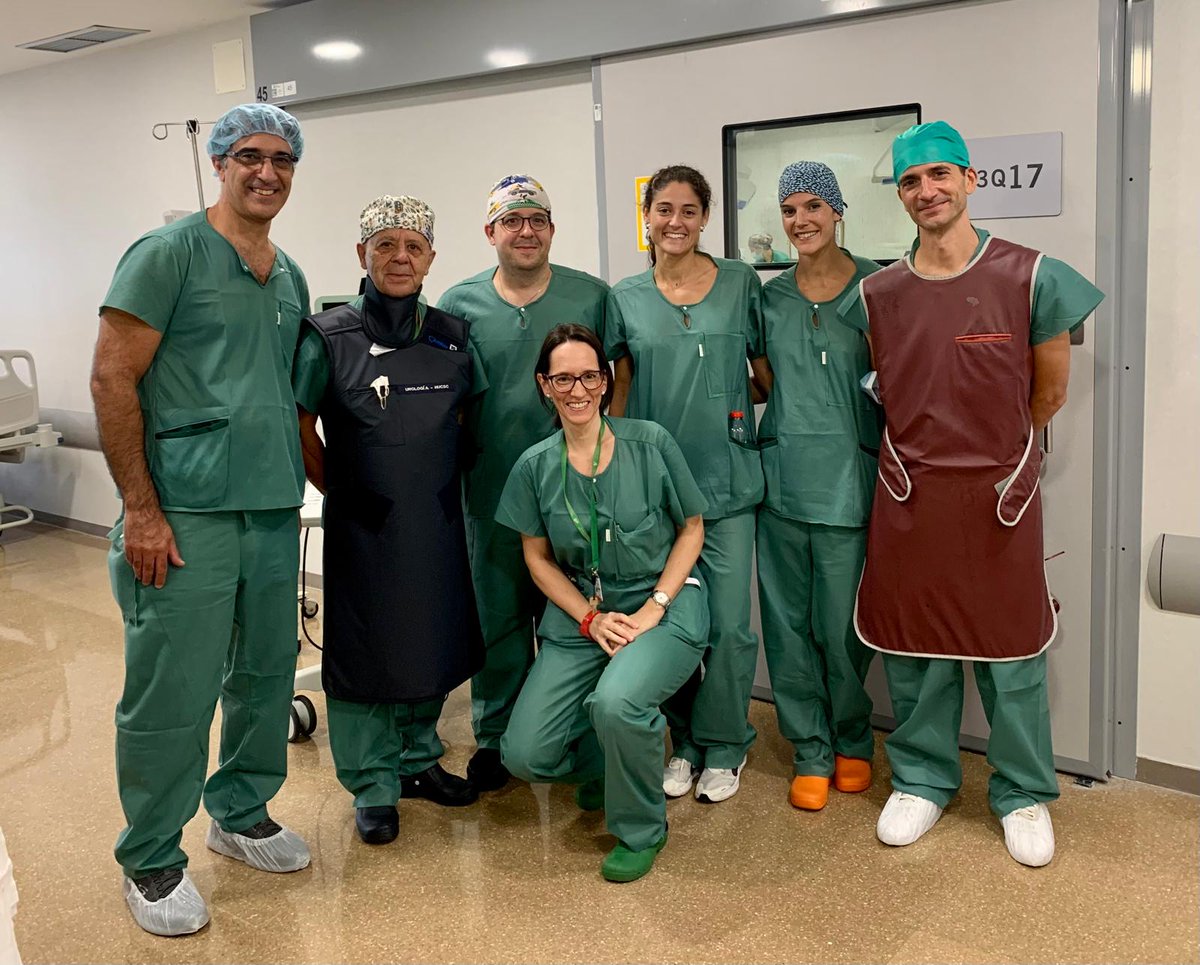 Gracias a <a href="/bostonsci/">Boston Scientific</a> por su apoyo y colaboración en un nuevo curso de cirugía en directo y en quirófano. Un día completo con 5 casos de cirugía percutánea y ureteroscopia flexible en el <a href="/clinicogranada/">Hospital Universitario Clínico San Cecilio</a>