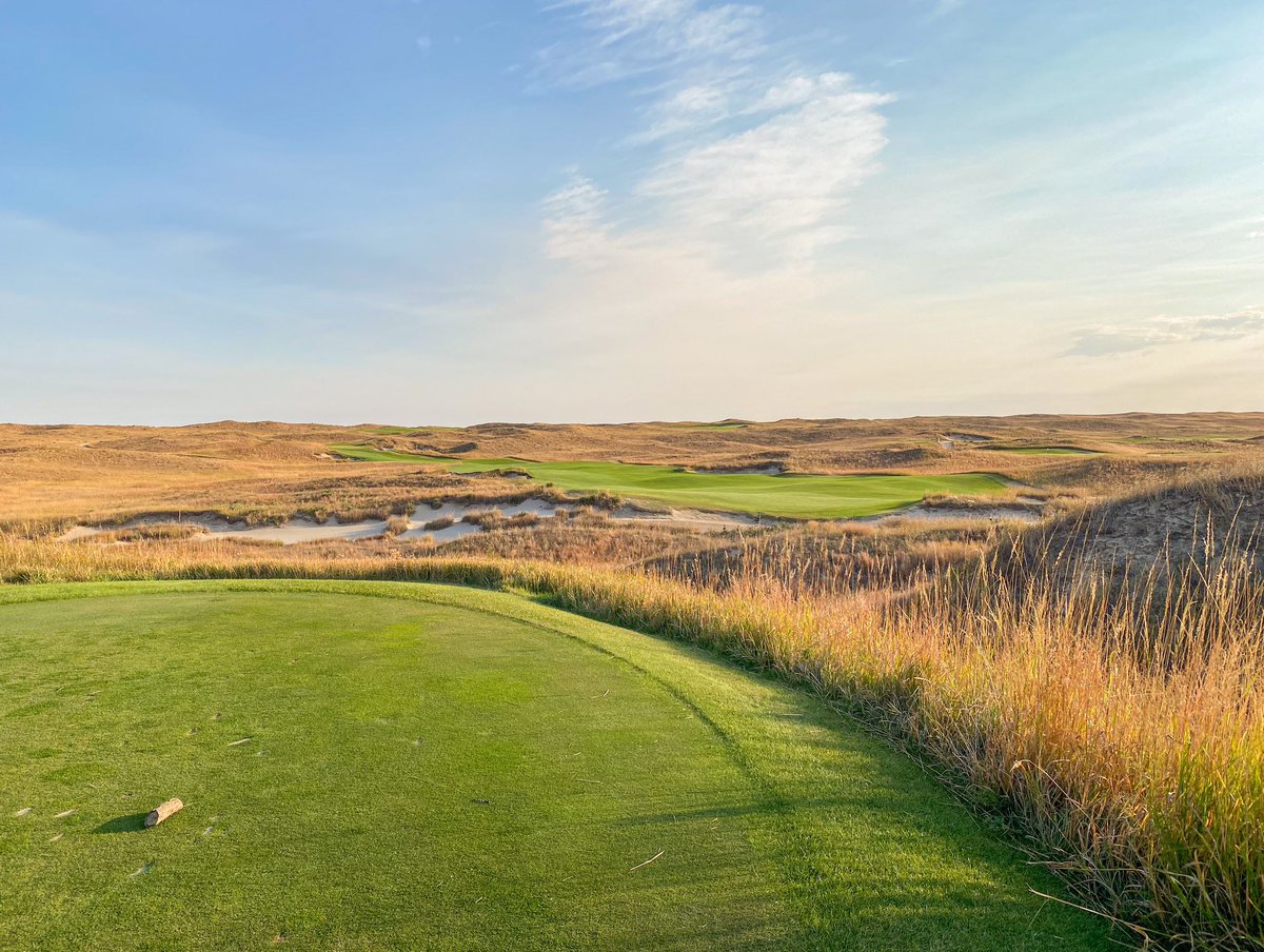 RileyJohnsGolf's tweet image. 72 holes of golf at Sand Hills and could have easily kept going. Couldn’t have asked for better weather, conditions, or company - world class experience all around. Hats off to Mr. Youngscap and @KyleHegland3 for keeping it real and all the unforgettable stories.
