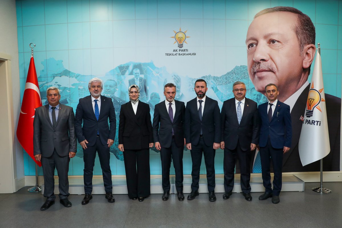 DilekBuyukdag's tweet photo. Genel Merkez Teşkilat Başkanlığımız tarafından Kırkağaç İlçe Başkanlığına İsmail Dürüst atanmıştır. 
Başkanımızı tebrik ediyor, başarılar diliyorum. 

Görevi devreden Başkanımız Mustafa Sevgen’e emeklerinden dolayı teşekkür ediyorum. 

Partimize ve teşkilatımıza hayırlı olsun. https://t.co/o6bjVoWRF6