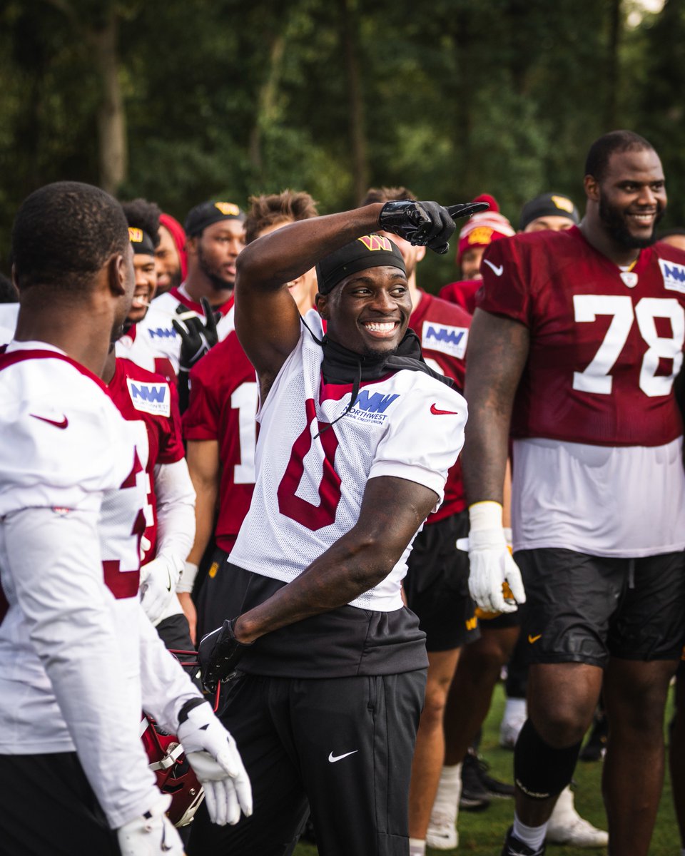 Commanders's tweet photo. birthday boy breakin’ down the huddle 🥳

@MikeSainristil | #RaiseHail https://t.co/umrR1axDNv
