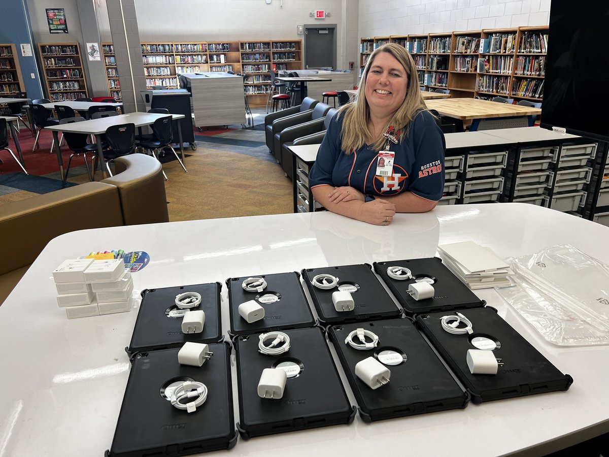 HCISD Library Services - Secondary Schools tweet media