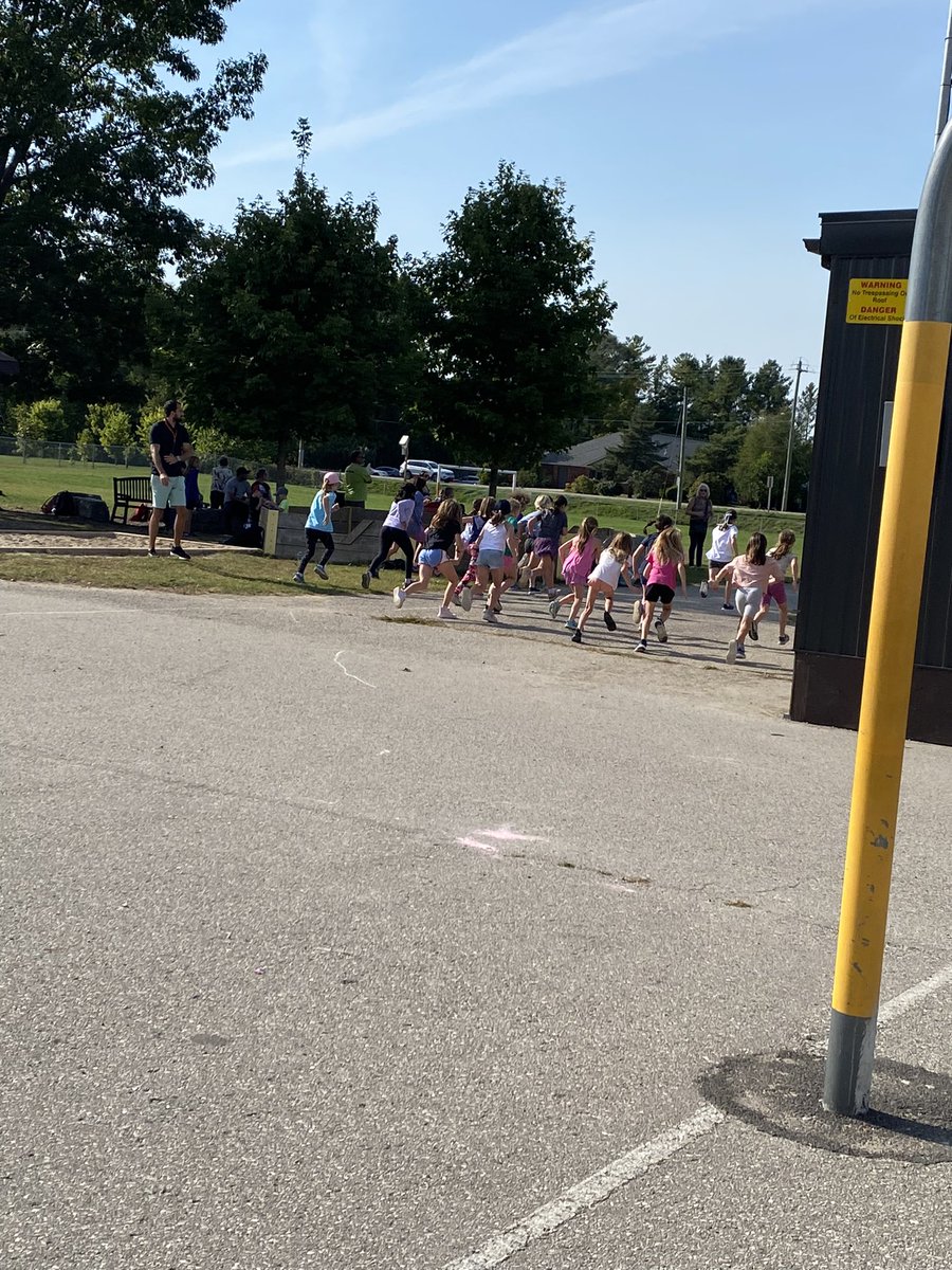 Caradoc’s first 3-8 mock cross country meet was a success! I love the passion these kiddos have. <a href="/CaradocPS/">Caradoc Public School</a> <a href="/TarikOmar13/">T man</a>