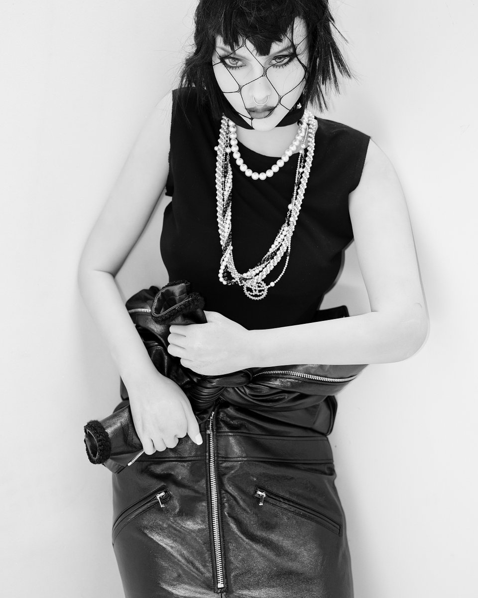 CR FASHION BOOK tweet media