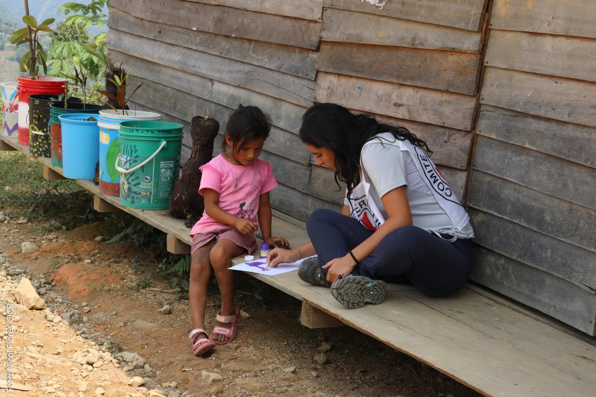 CICR_LIMA's tweet photo. En la zona del #VRAEM, Perú 🇵🇪, miles de personas viven afectadas por la violencia.

Acudimos a las comunidades para atender sus necesidades humanitarias manteniendo un diálogo cercano con las poblaciones vulnerables. https://t.co/d3g3yUkYXR