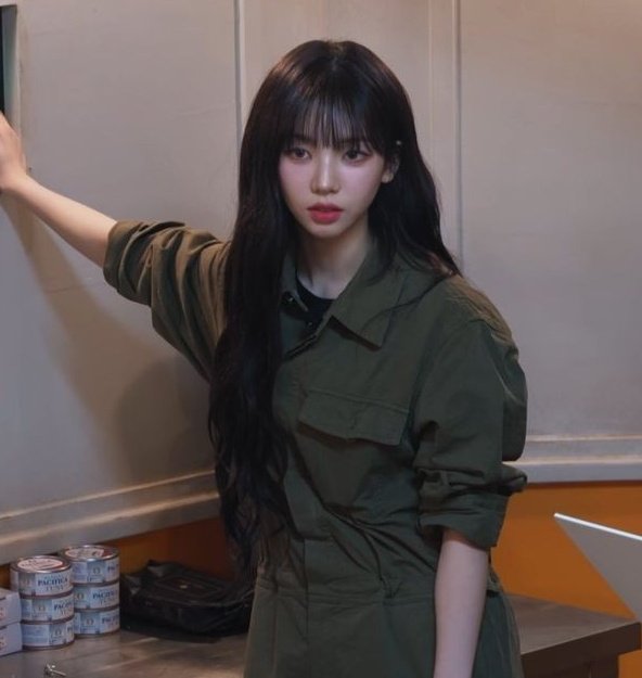 02min's tweet image. thinking about her