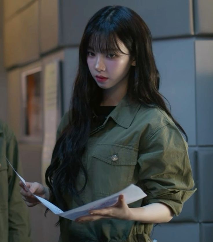 02min's tweet image. thinking about her