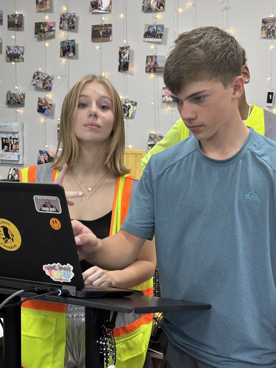 MrsHornaday's tweet photo. Computer Concepts class got creative and made their own checkers board using Google Sheets! These brave students  battled it out in a game in front of their classmates.  #CheckersFun https://t.co/GTTTslJ0MV