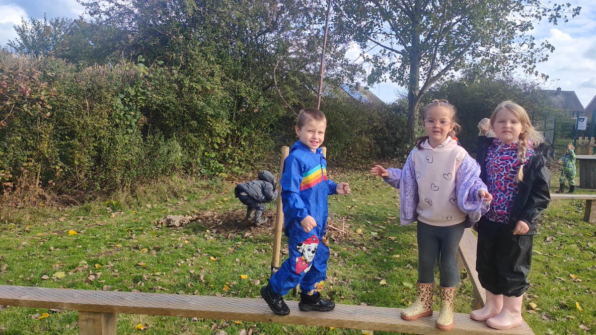 RockinghamJI's tweet photo. Our children love the outdoors, learning through exploration, teamwork, collaboration and problem solving. Learning skills at its best. As you can see taking the curriculum outdoors really does expand the mind. https://t.co/KO0b5Bpraa