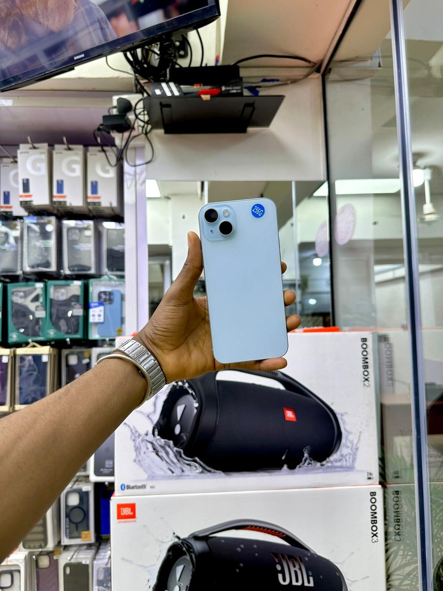 Dann_bugabugaa's tweet image. Deal‼️Deal ‼️ Deal ‼️
 Open box IPhone 15 plus🤩
Color: blue (dual sim )
Storage: 256gb
Battery Health: 🔋97%✔️
Price: $697 only