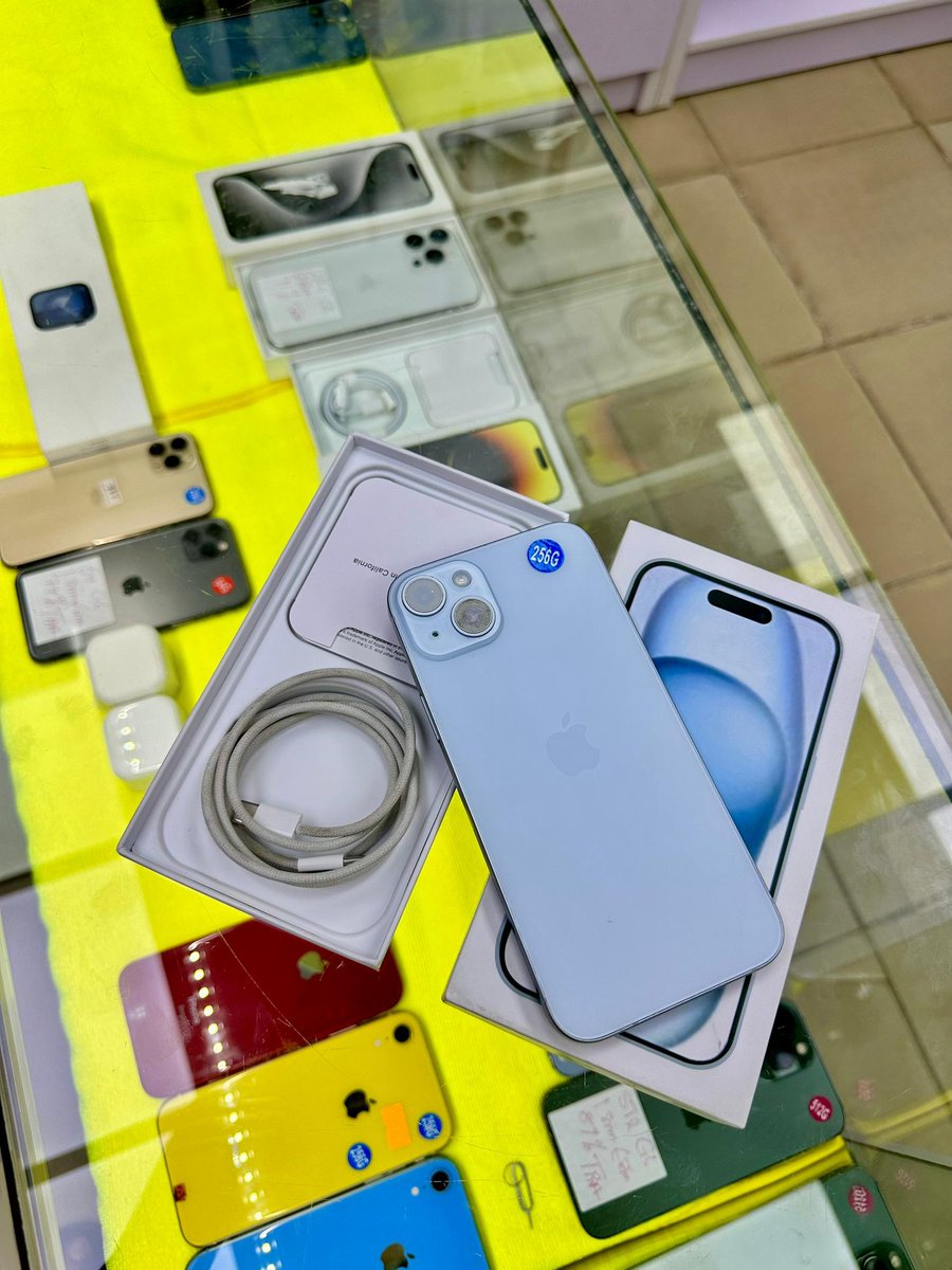 Dann_bugabugaa's tweet image. Deal‼️Deal ‼️ Deal ‼️
 Open box IPhone 15 plus🤩
Color: blue (dual sim )
Storage: 256gb
Battery Health: 🔋97%✔️
Price: $697 only