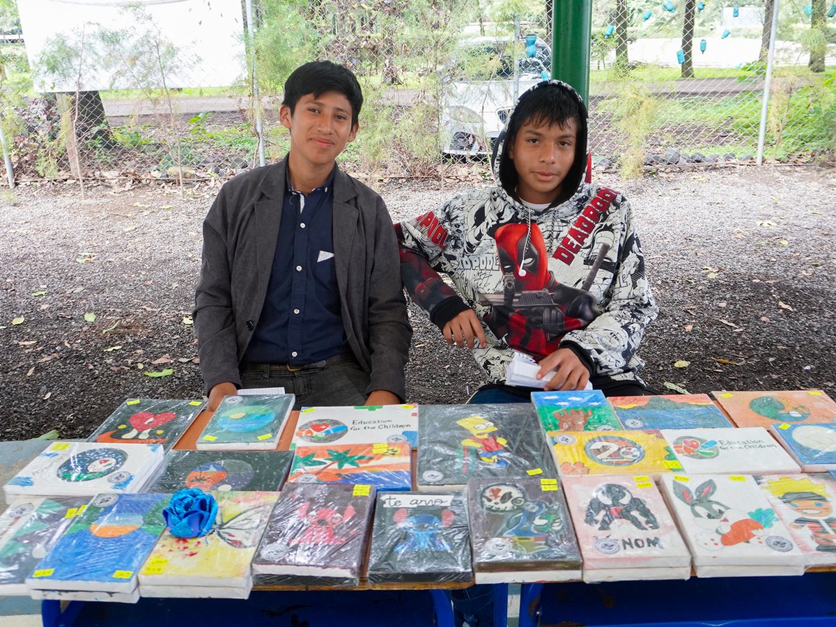 EFTCFoundation's tweet image. Enjoy some photos from our entrepreneurship fair this morning! 📸🙌 Our students showcased amazing products they could launch, thanks to what they&apos;ve learned in our entrepreneurship class. 💡🛍️ We also had an inspiring talk from Israel, one of our local entrepreneurs.