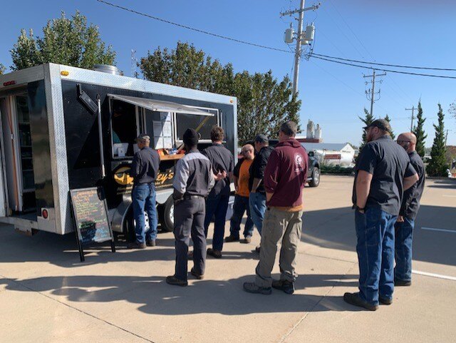 MarionProcess's tweet image. The Marion crew enjoyed a wonderful lunch from Smiley&apos;s Soup and Sandwhiches this week! The sun was shining, food was delicious &amp;amp; it was fun to spend time catching up with colleagues. Everyone agreed - we have to invite Smiley&apos;s food truck back soon!

 #MarionProcessSolutions
