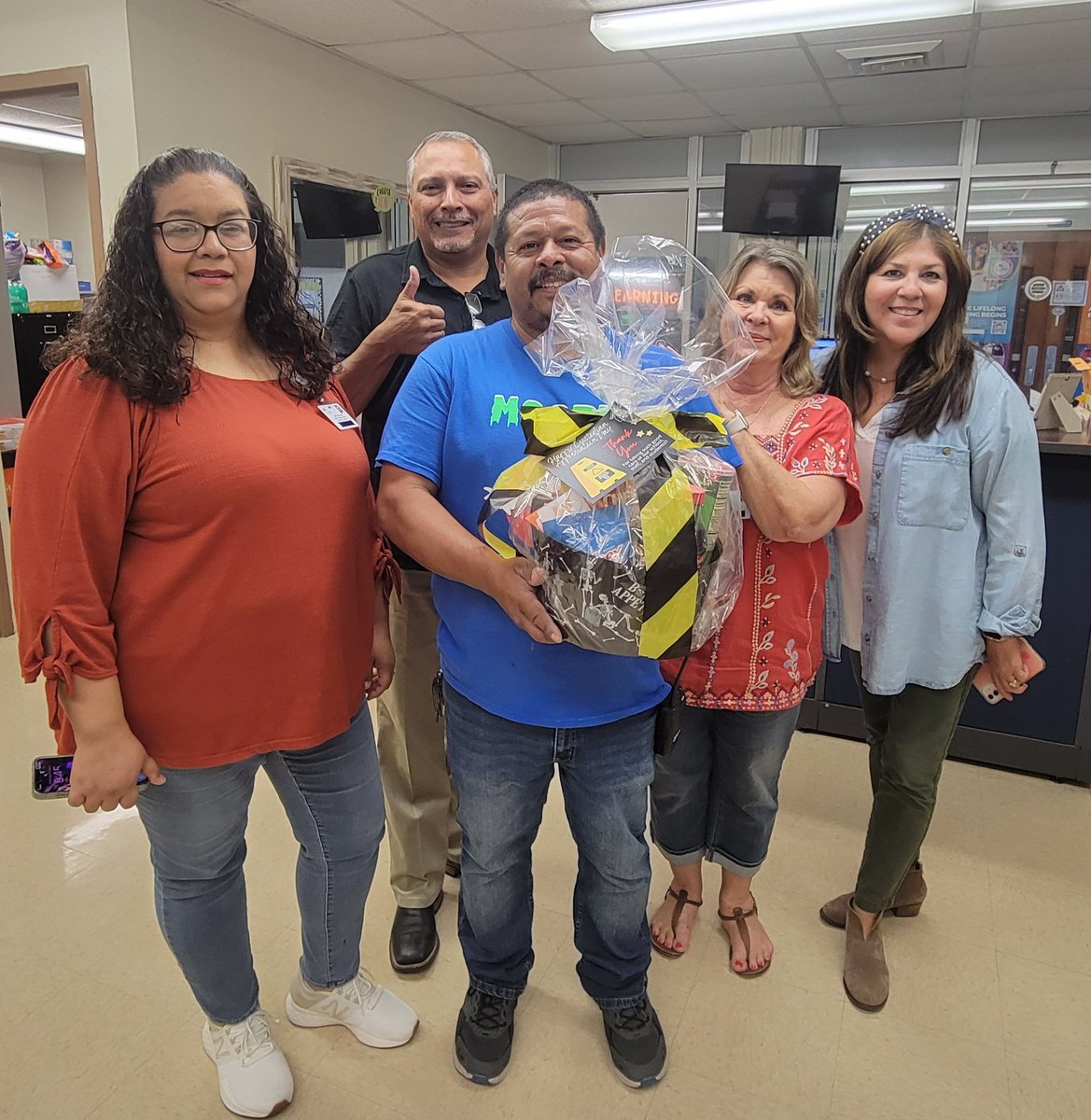 Thank you to our head custodian Mr. Cris Cardona for keeping our campus in top shape!