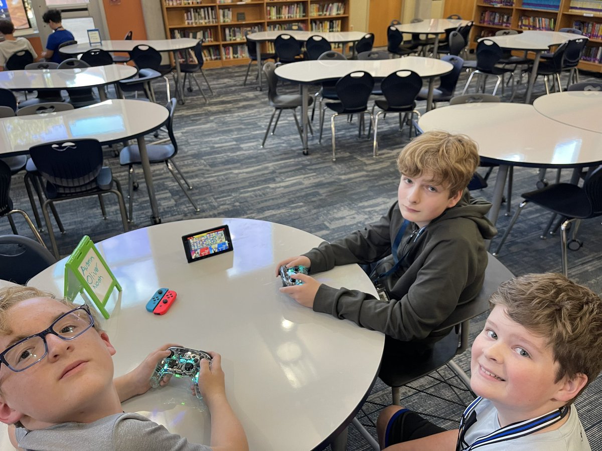 BMSS_LIB's tweet image. Esports practice has started at BMSS.  We’ve got a great team this year! @BoerneMSSouth @BoerneISD