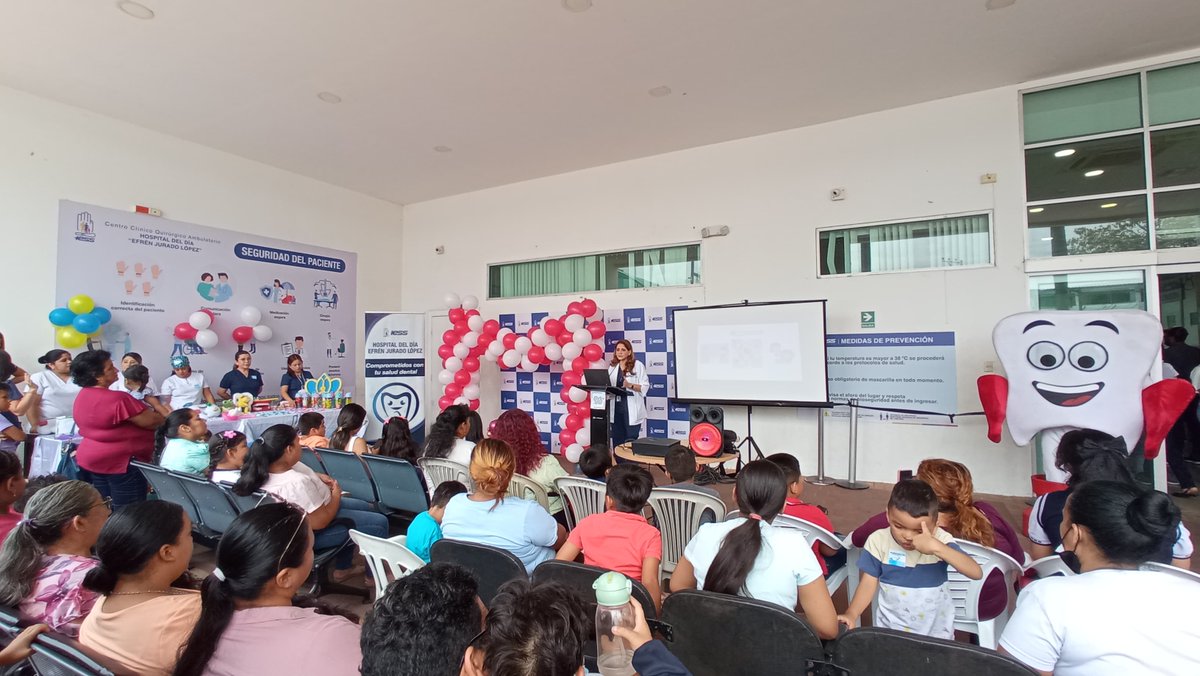 IESSGuayas's tweet photo. #Guayas | Cuidar la salud bucal 🦷🪥 es esencial para prevenir enfermedades. En el marco de la casa abierta Odontológica, profesionales de la salud del Hospital del Día Efrén Jurado🏥recomendaron:

✅Cepillarse los dientes 3 veces al día
✅Usar hilo dental
✅Visitar al Odontólogo https://t.co/yGfmujVCMz