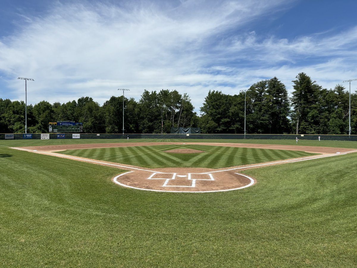 Big weekend ahead! 
Saturday October 5th
Alumni game 1pm 
Coach Flaherty and Al Bean celebration 6pm
Sunday October 6th 
Scrimmage vs Northern Essex Community College 10am first pitch