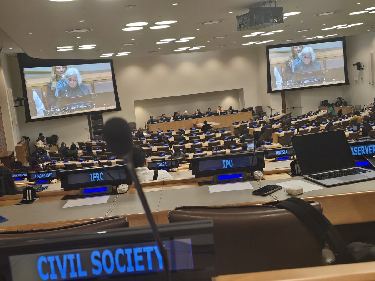VCarterAMR's tweet image. Excited to participate in the panel discussions at the @UN High-Level Meeting for #AMR today on behalf of @theAMRnarrative. Joined by one of our founding trustees @wendythedentist

Patient and public participation in #AntimicrobialResistance is crucial, but we need to develop…