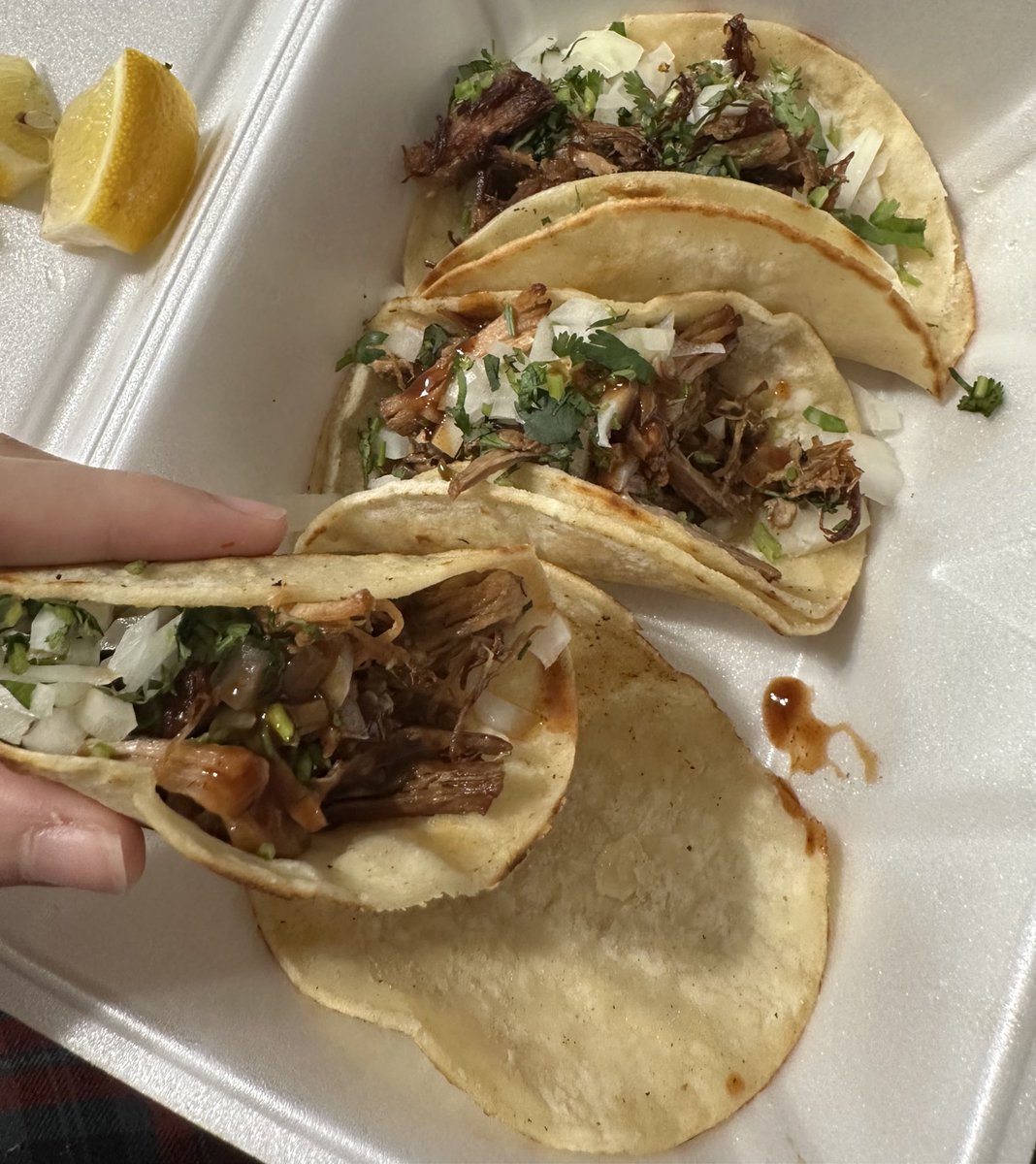 특대형공허 tweet media