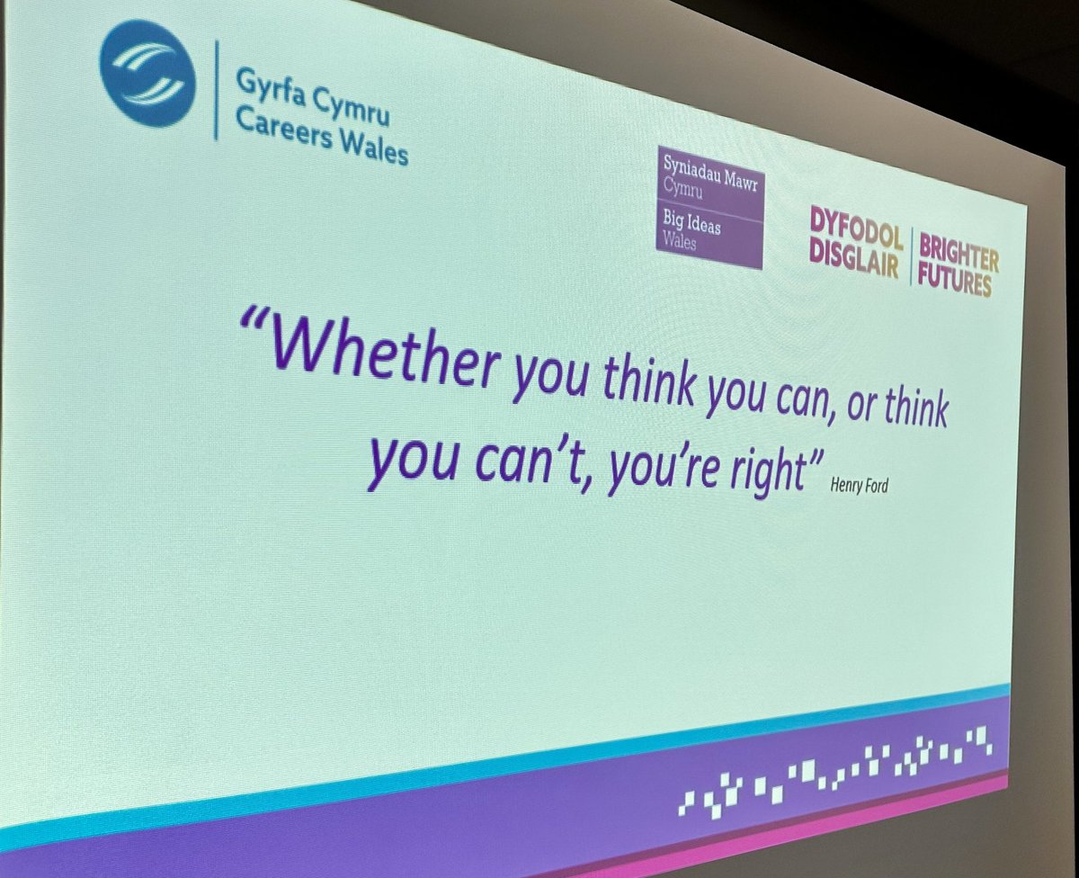 sjs_jones's tweet photo. Dysgwyr Busnes Bl.12 @YsgolGwynllyw yn cael ysbrydolaeth wythnos ‘ma wrth Model Rôl o @SyniadauMawrCym i’w annog i greu busnes er mwyn cael #DyfodolDisglair 💫 Our Yr.12 Business learners were motivated to become entrepreneurs this week thanks to @GyrfaCymru 💫 #BrighterFutures https://t.co/wyxH72Yg0x