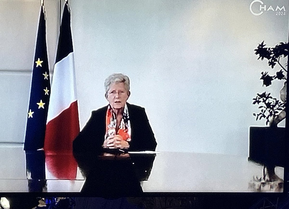 #Cham : Dans la lignée de l’ancienne Ministre de la santé <a href="/agnesbuzyn/">Agnès Buzyn</a> cet après-midi, la Ministre <a href="/gdarrieussecq/">Geneviève Darrieussecq</a> ce soir a souligné que « la #prévention touche plusieurs ministères et qu’il faut beaucoup plus de coordination entre les acteurs »