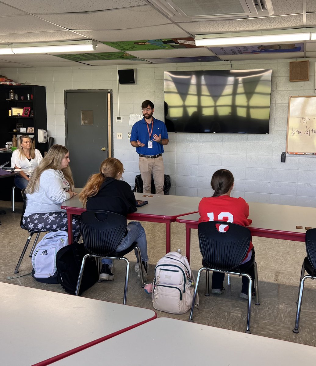 TCCTC1's tweet photo. Mr John Mark Maroon, our Student Services Coordinator, talked to the culinary arts students about the services he can provide. SSCs are a vital part of career and technical education in Mississippi! TCCTC has one of the BEST! https://t.co/MZcgIZbbCZ