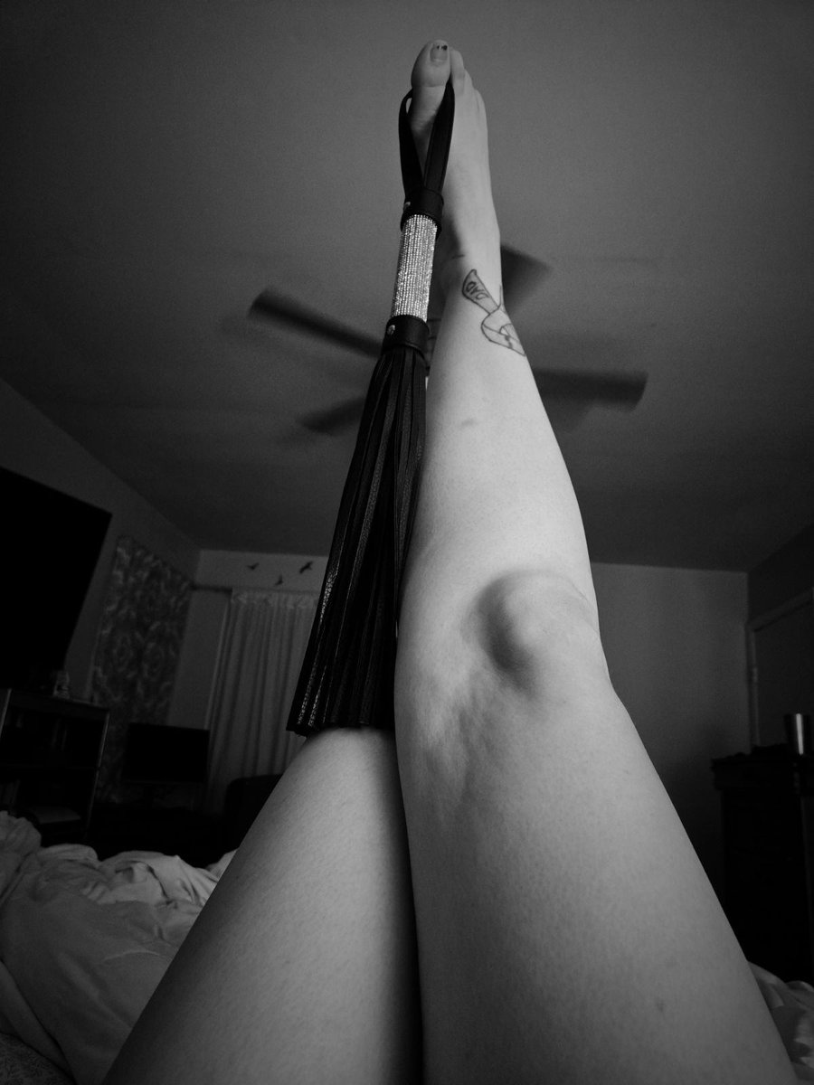 ladytwinkletoe's tweet photo. @FeetFinder Call me mistress! Feetfinder link on page stop by and see me! https://t.co/86hS9sDEkB