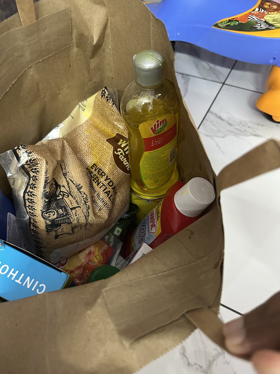 ddevang412's tweet photo. @letsblinkit …This is how I received blinkit order. https://t.co/kGA93RSNF7