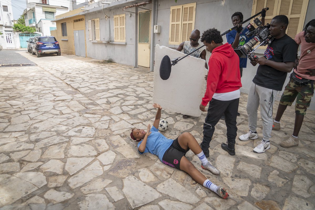 La séquence ne semble pas être facile…😬

Rendez-vous ce vendredi pour un nouvel episode🥰 de ta #Webserie préférée sur facebook @cestlavie_tv

#KeewuProduction #webserie #cestlavie #ratanga