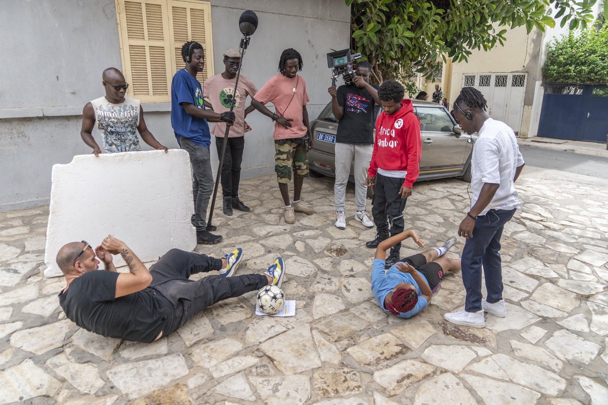 KeewuProduction's tweet photo. La séquence ne semble pas être facile…😬

Rendez-vous ce vendredi pour un nouvel episode🥰 de ta #Webserie préférée sur facebook @cestlavie_tv

#KeewuProduction #webserie #cestlavie #ratanga https://t.co/NHNmzcl0r0