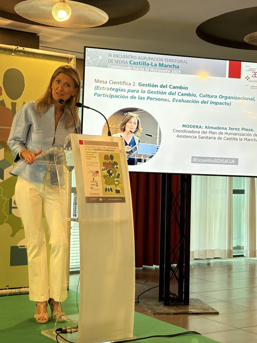 hoyosvm's tweet photo. Gran sorpresa en el III  #EncuentroSEDISASESCAM organizado por la Agrupación Territorial de @SEDISA_NET en Castilla-La Mancha! Contar con una Presentadora Conductora de lujo, @pfluriache Gracias Pilar por ese toque fresco, dulce, cariñoso que le estás dando a la Jornada!!! ❤️ https://t.co/6KW7xcnWXZ
