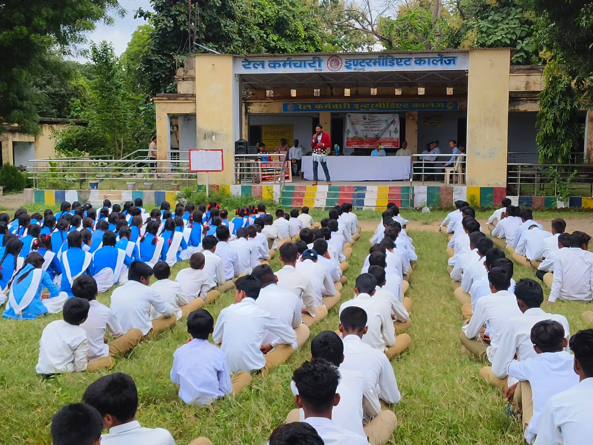 DCGhaziabad's tweet photo. Awarenness event regarding #SwachhtaHiSeva2024 in NAGAR PANCHAYAT CHOPAN DIST SONBHADRA..
#SwachhataHiSeva 
#swachbharat
#SwachhBharatMission
#SwachhSurvekshan2024
#SwachhataHiSewa2024
@ChiefSecy_UP @swachhbharat @CMOfficeUP @MoHUA_India @UNICEF @UPGovt @ANINewsUP @SBM_UP @aajtak https://t.co/mN6oessr9J