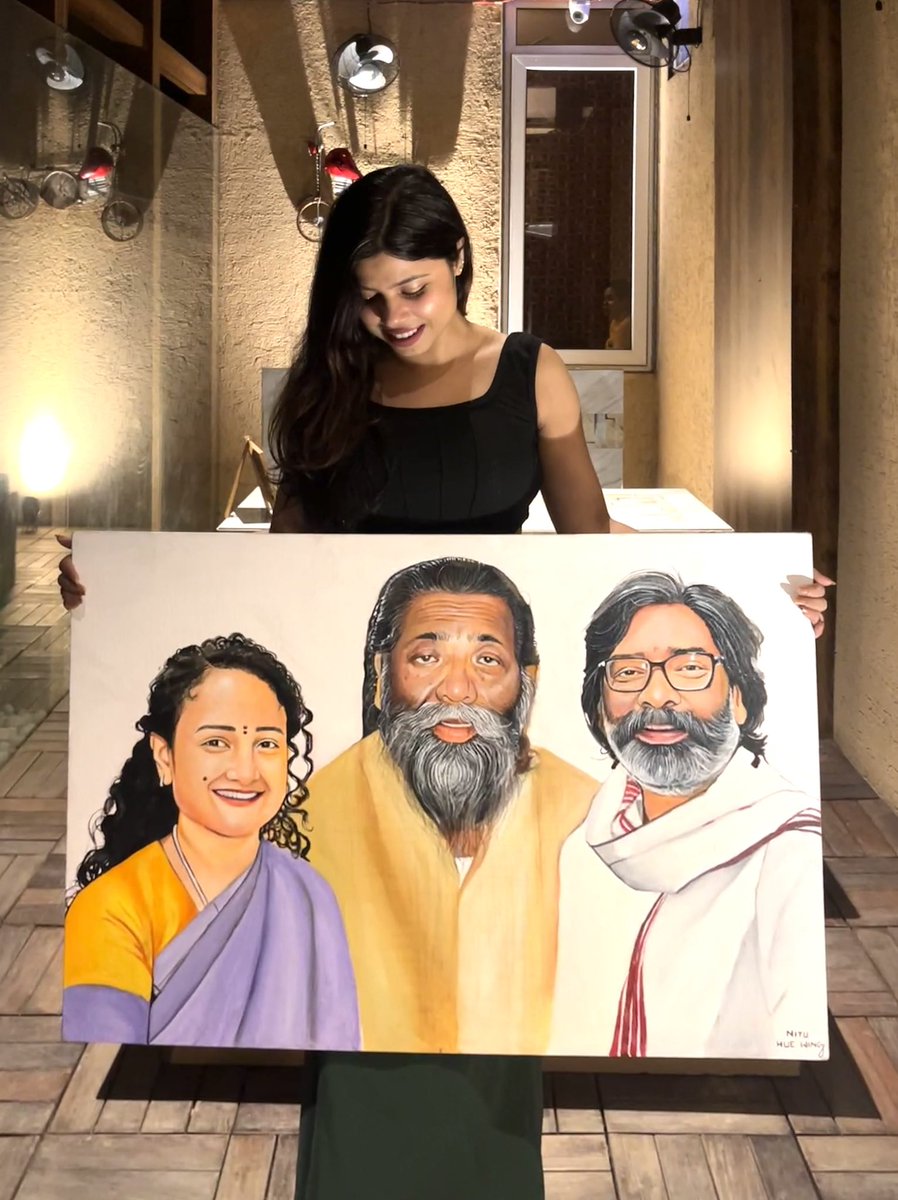 The Deputy Commissioner of East Singhbhum and the DDC asked me to make a family portrait for the Chief Minister of Jharkhand and a 3D painting of the Logo of Maiyya Samman Yojna by Hemant Soren.

<a href="/HemantSorenJMM/">Hemant Soren</a> 

#MaiyaSammanYatra