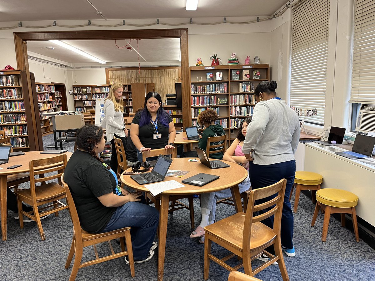 Elizabeth Fasteson tweet media