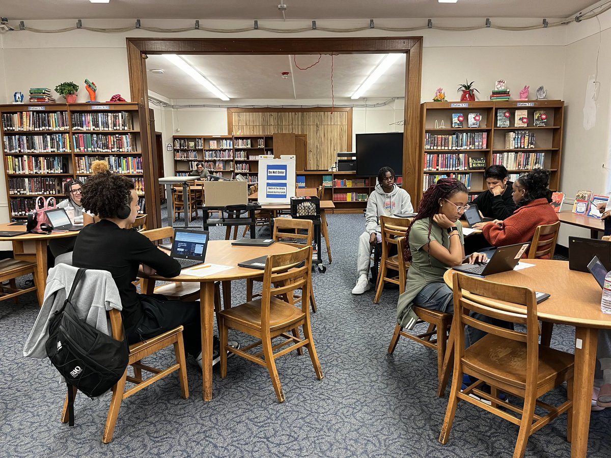 Elizabeth Fasteson tweet media